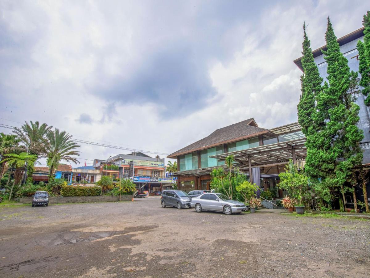 Takashimaya Hotel & Convention Lembang Exterior photo